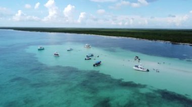 El Cielo Cozumel Kum Çubuğu. Bu da demek oluyor ki dünyadaki cennet Karayipler 'deki en çarpıcı kum yığınlarından biri..