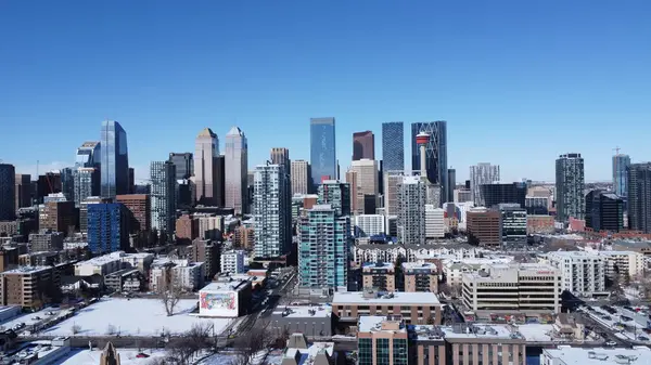 Kanada, Calgary 'de kışın çok güzel yüksek binalar.