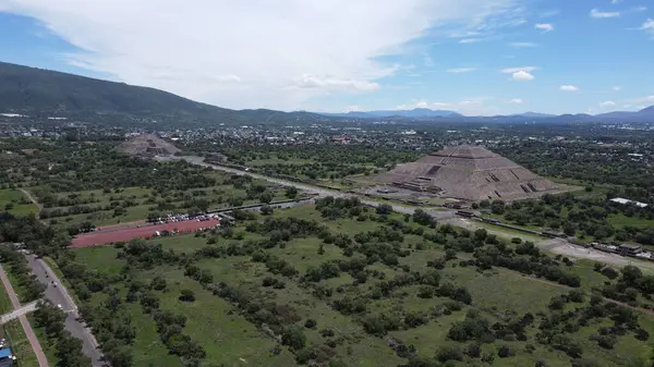 Güneş ve Ay Piramitleri, Eski Şehir Teotihuacan