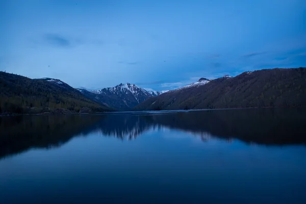 Veduta Del Lago Montagna Dopo Tramonto — Foto Stock
