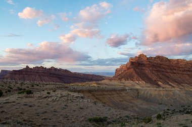 Yazın Utah Kanyonu 'nda gün batımı