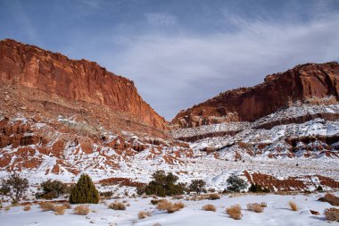 Utah Kanyonlarında kış karı 