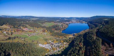 Sommer Landschaft am Titisee im Schwarzwald