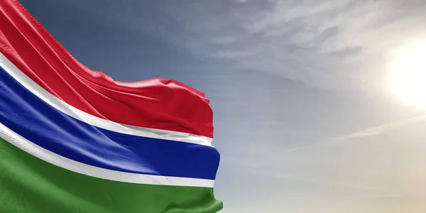 Gambia Nationale Vlag Doek Zwaaiend Mooie Grijze Lucht Achtergrond — Stockfoto