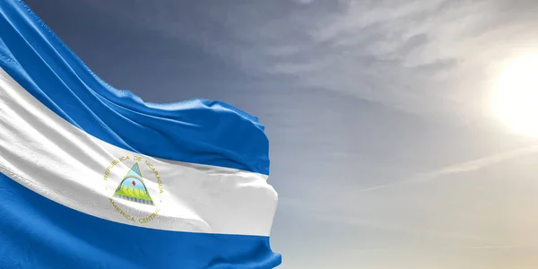 Nicaraguas Nationalflagge Weht Schönen Grauen Himmel — Stockfoto