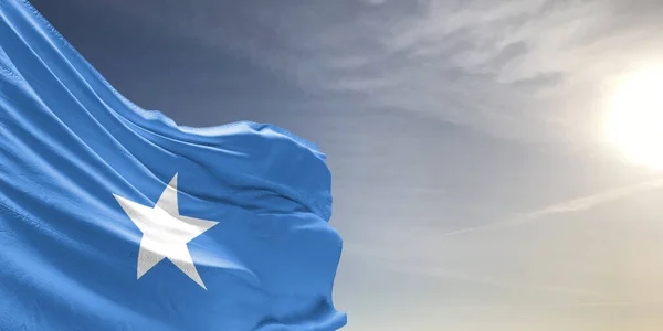 Somálsko Národní Vlajkové Tkaniny Vlnění Krásné Šedé Obloze Pozadí — Stock fotografie
