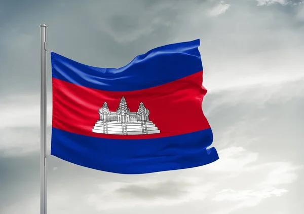 Kambodja National Flagga Tyg Viftar Vacker Grå Himmel Bakgrund — Stockfoto
