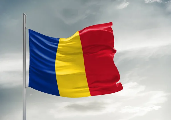 Rumunsko Národní Vlajkové Tkaniny Vlnění Krásné Šedé Obloze Pozadí — Stock fotografie