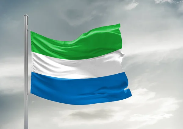 Sierra Leone National Flagga Tyg Viftar Vacker Grå Himmel Bakgrund — Stockfoto
