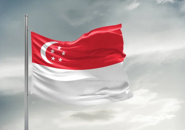 Εθνική Σημαία Της Σιγκαπούρης Ύφασμα Κυματίζει Στο Όμορφο Γκρι Φόντο — Φωτογραφία Αρχείου