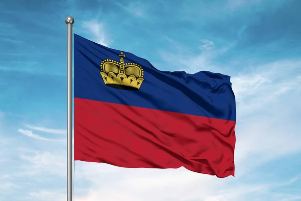 Ткань Национального Флага Лихтенштейна Размахивающая Красивом Облачном Фоне — стоковое фото