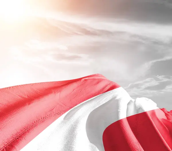 Austria Bandiera Nazionale Stoffa Tessuto Sventolando Sul Bellissimo Sfondo Grigio — Foto Stock