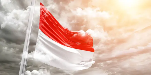 Indonezja Narodowa Szmata Tkanina Flaga Macha Pięknym Szarym Tle — Zdjęcie stockowe