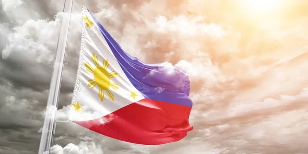 美しい灰色に手を振るフィリピン国旗布生地背景 — ストック写真