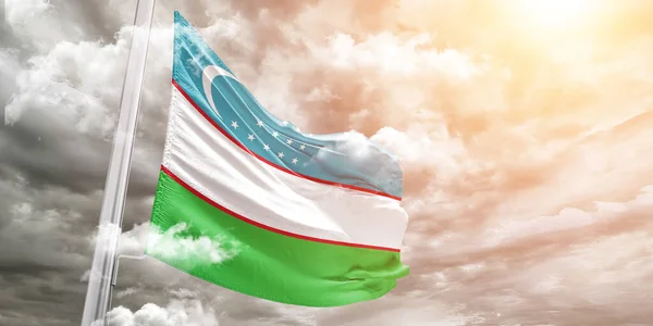 Uzbekistan Narodowa Tkanina Flagowa Machająca Pięknym Szarym Tle — Zdjęcie stockowe