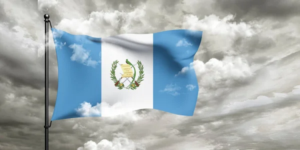危地马拉国旗布在美丽的云彩背景下飘扬 — 图库照片