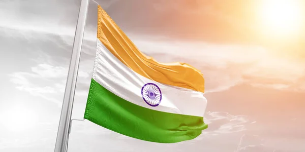 Índia Tecido Pano Bandeira Nacional Acenando Fundo Nublado Bonito — Fotografia de Stock