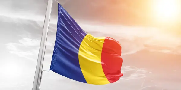 Rumunsko Národní Vlajkové Tkaniny Vlnění Krásném Zakaleném Pozadí — Stock fotografie