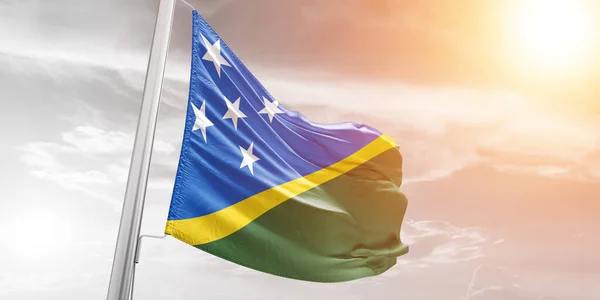 Solomon Islands National Flag Cloth Fabric Waving Beautiful Cloudy Background — Stock Photo, Image