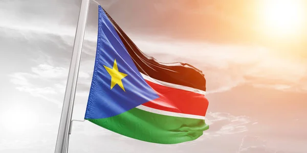 Sudan Zuid Nationale Vlag Doek Zwaaiend Mooie Bewolkte Achtergrond — Stockfoto