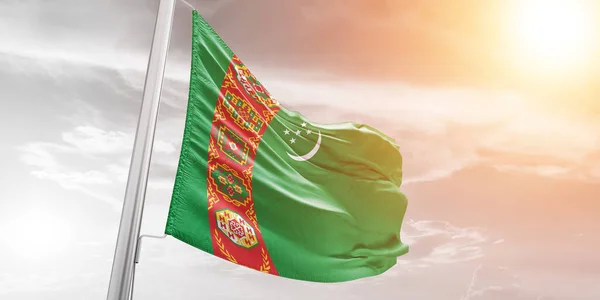 Turkmenistans Nationalflagge Stoff Weht Auf Schönen Bewölkten Hintergrund — Stockfoto
