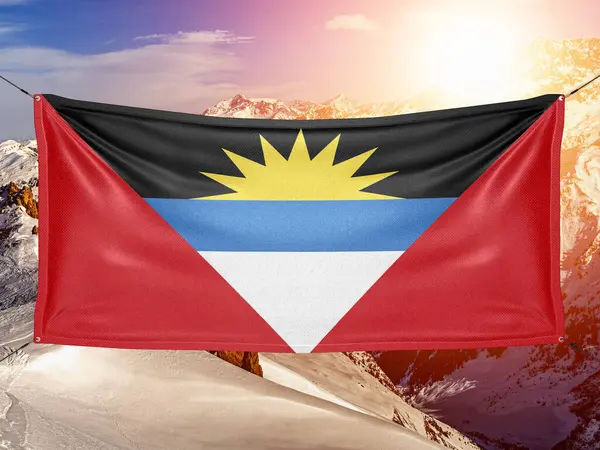 Antigua Barbuda Národní Vlajkové Tkaniny Vlnění Krásném Horském Pozadí — Stock fotografie