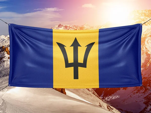 Barbados Národní Vlajka Tkaniny Vlnění Krásném Horském Pozadí — Stock fotografie