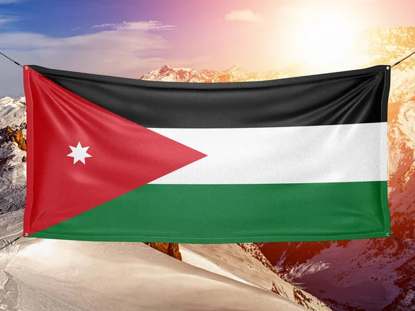 Jordanië Nationale Vlag Stof Zwaaien Mooie Berg Achtergrond — Stockfoto