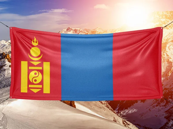 Mongolei Nationalflagge Stoff Weht Auf Schönen Berg Hintergrund — Stockfoto