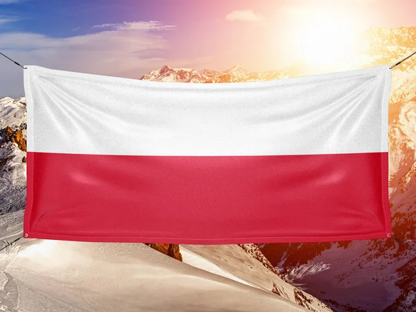 Polônia Tecido Pano Bandeira Nacional Acenando Belo Fundo Montanha — Fotografia de Stock
