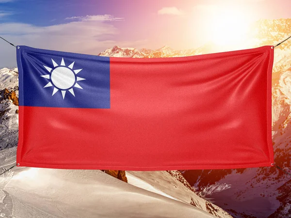 Тайваньский Национальный Флаг Ткань Размахивая Красивом Горном Фоне — стоковое фото