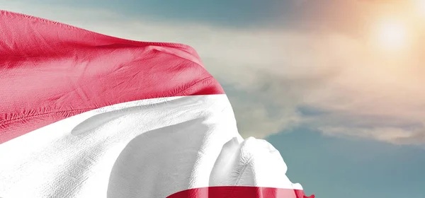 Austria Bandiera Nazionale Stoffa Tessuto Sventolando Bel Cielo Sfondo — Foto Stock