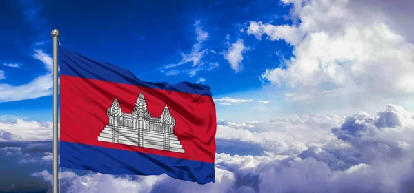 Камбоджа Национальный Флаг Ткани Ткани Размахивая Красивом Небе Фон — стоковое фото
