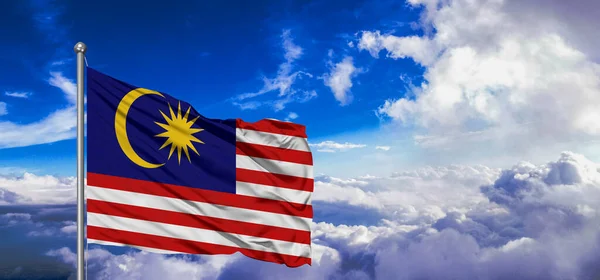 Malesia Stoffa Bandiera Nazionale Tessuto Sventolando Bella Nuvoloso Sfondo — Foto Stock