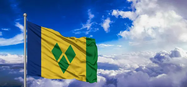 Saint Vincent Grenadyny Tkaniny Flagi Narodowej Machając Pięknym Tle Zachmurzone — Zdjęcie stockowe