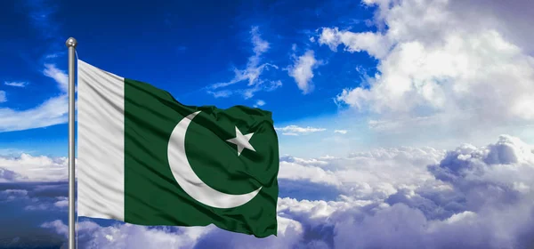 パキスタン国旗の布生地が美しい曇りグレーに振れる背景 — ストック写真