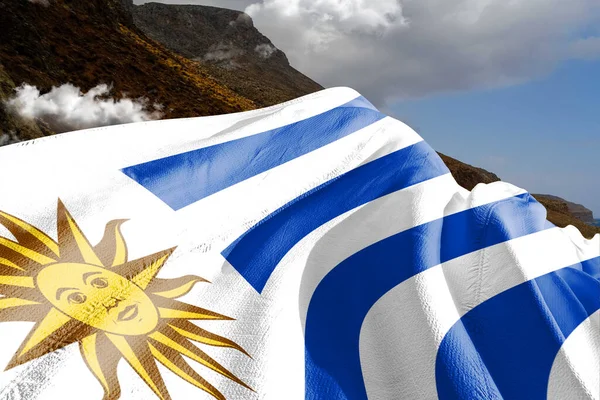 美丽的山地背景下飘扬的乌拉圭国旗布 — 图库照片