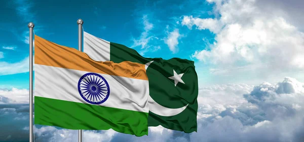 Bandeiras Paquistão Índia Bandeira Amizade Acenando Céu Com Céu Bonito — Fotografia de Stock