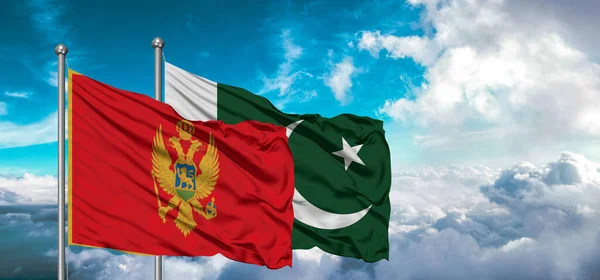 Bandeiras Paquistão Montenegro Bandeira Amizade Acenando Céu Com Céu Bonito — Fotografia de Stock