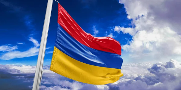 Ткань Национального Флага Армении Размахивающая Прекрасном Фоне Неба — стоковое фото