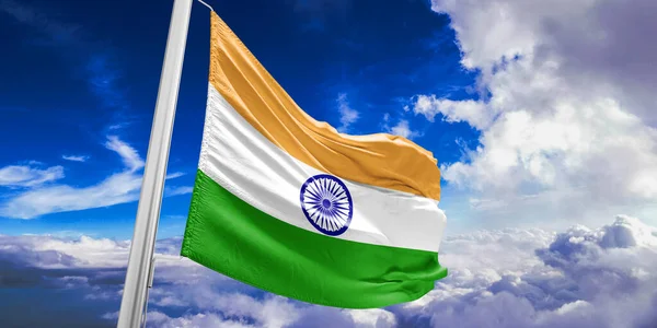 Індія Національний Прапор Тканини Махаючи Красивому Небі Фон — стокове фото