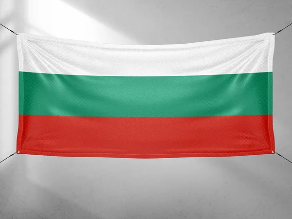 Bułgaria Narodowy Szmata Tkanina Faliste Pięknym Szarym Niebie Tło — Zdjęcie stockowe