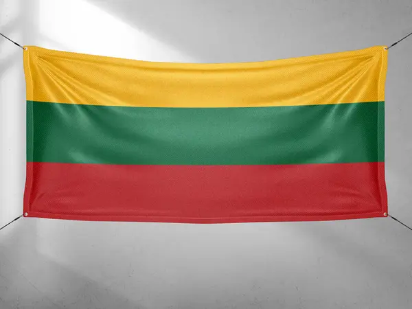 Litwa Narodowy Szmata Tkanina Falująca Pięknym Szarym Niebie Tło — Zdjęcie stockowe