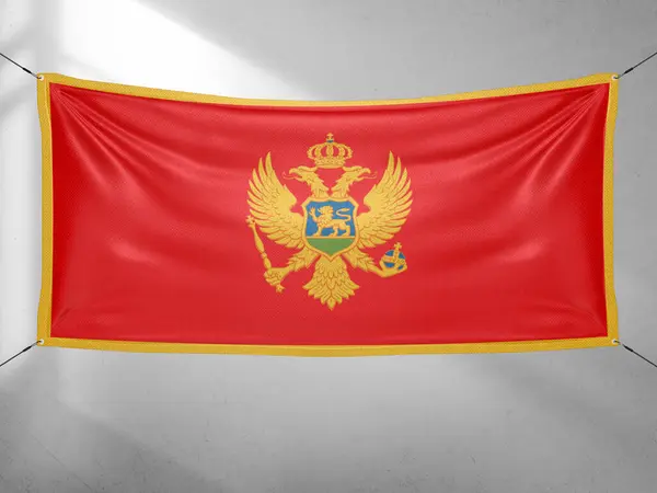 Czarnogóra Narodowy Szmata Sztandar Tkanina Macha Pięknym Szarym Niebie Tło — Zdjęcie stockowe