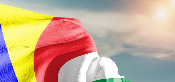 Seychelles Bandera Nacional Tela Ondeando Hermoso Cielo Fondo — Foto de Stock