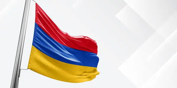 Ermenistan ulusal bayrak kumaşı güzel beyaz kare arka planda dalgalanıyor.