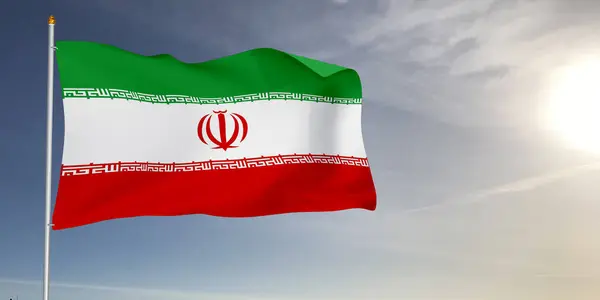 İran ulusal bayrak kumaşı güzel güneş ışığı gri arka planda dalgalanıyor.