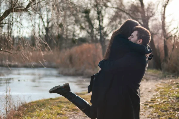 Man Woman Black Clothes Hugging Love Story Love Man Woman — Fotografia de Stock