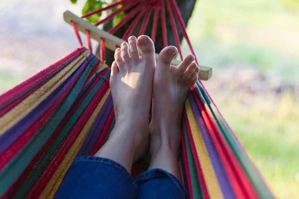Legs Hammock Outdoor Recreation Hammock Summer Vacation Life Gadgets Relaxation — Stock Photo, Image