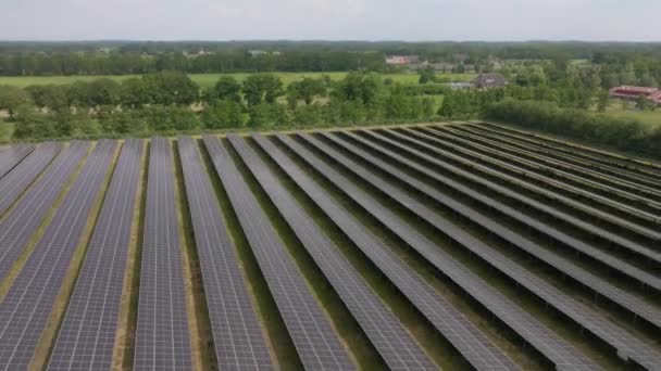 Pannelli Solari Grande Campo Olanda Europa Filmati Drone Diverse Angolazioni — Video Stock
